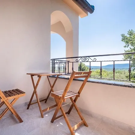 Small Village Apartman Brusici Exterior photo