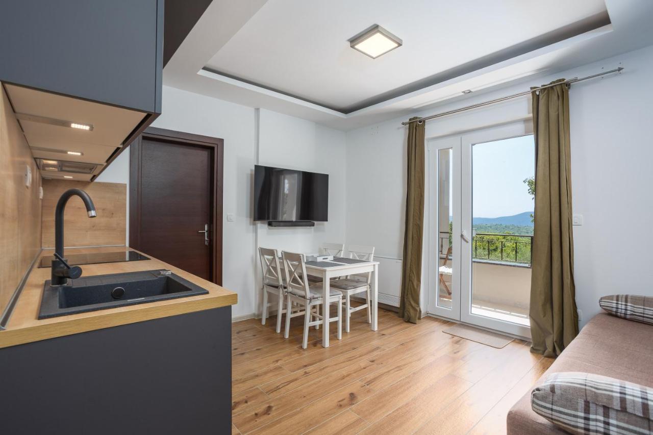 Small Village Apartmán